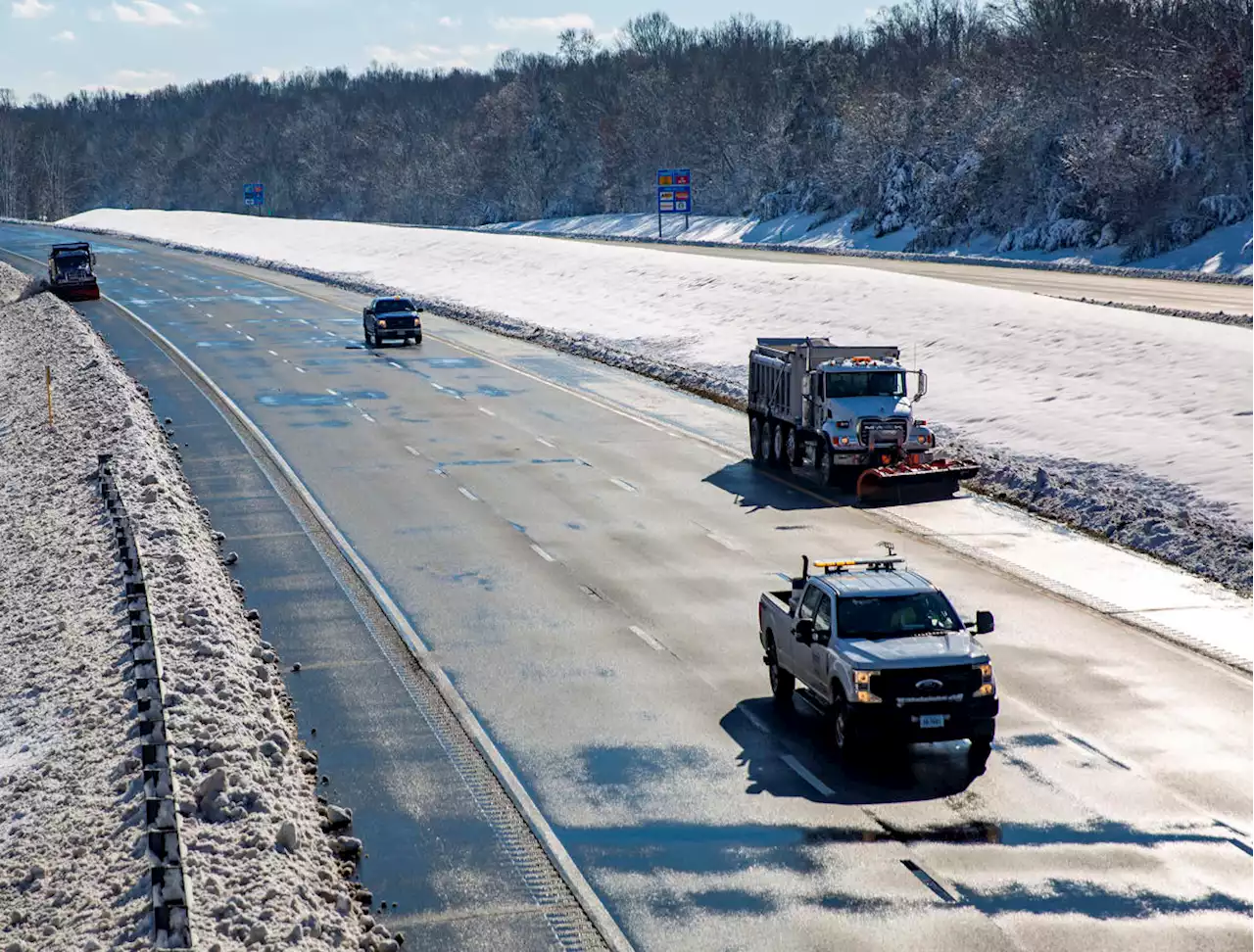 Virginia officials defend response to snowy gridlock on I-95