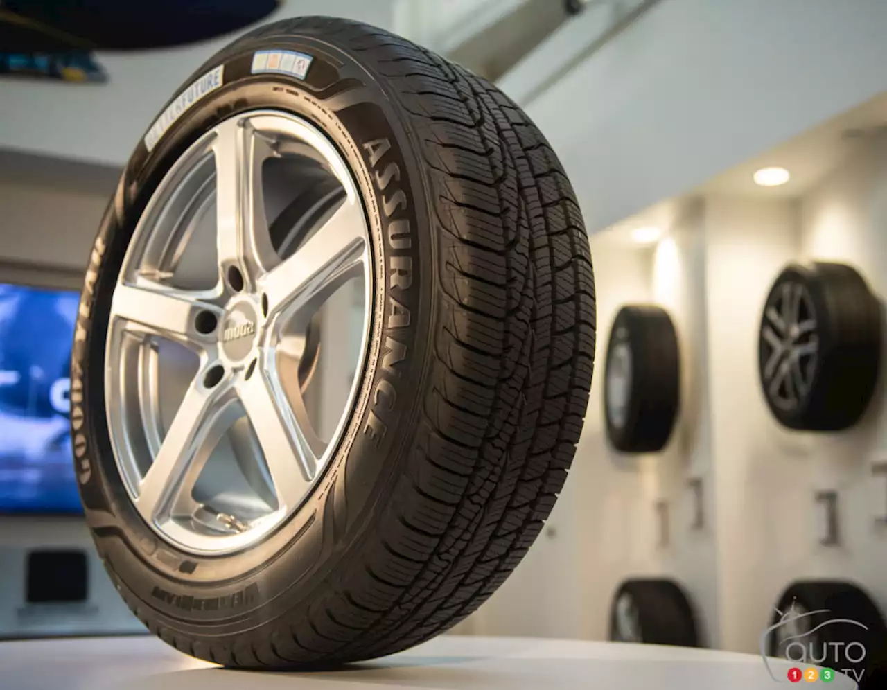 Un pneu fait de 70 % de matériaux recyclés chez Goodyear | Actualités automobile | Auto123