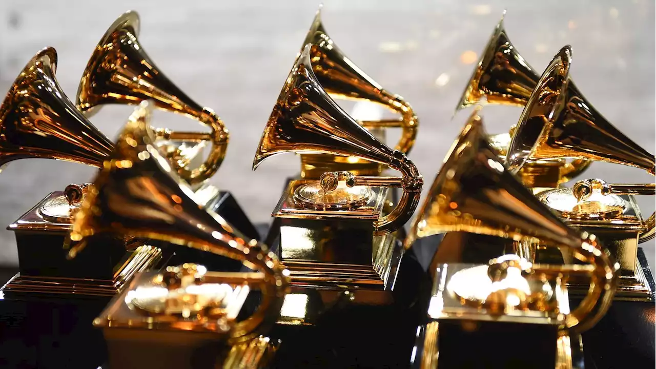 Premios Grammy 2022, pospuestos por nueva ola de covid-19