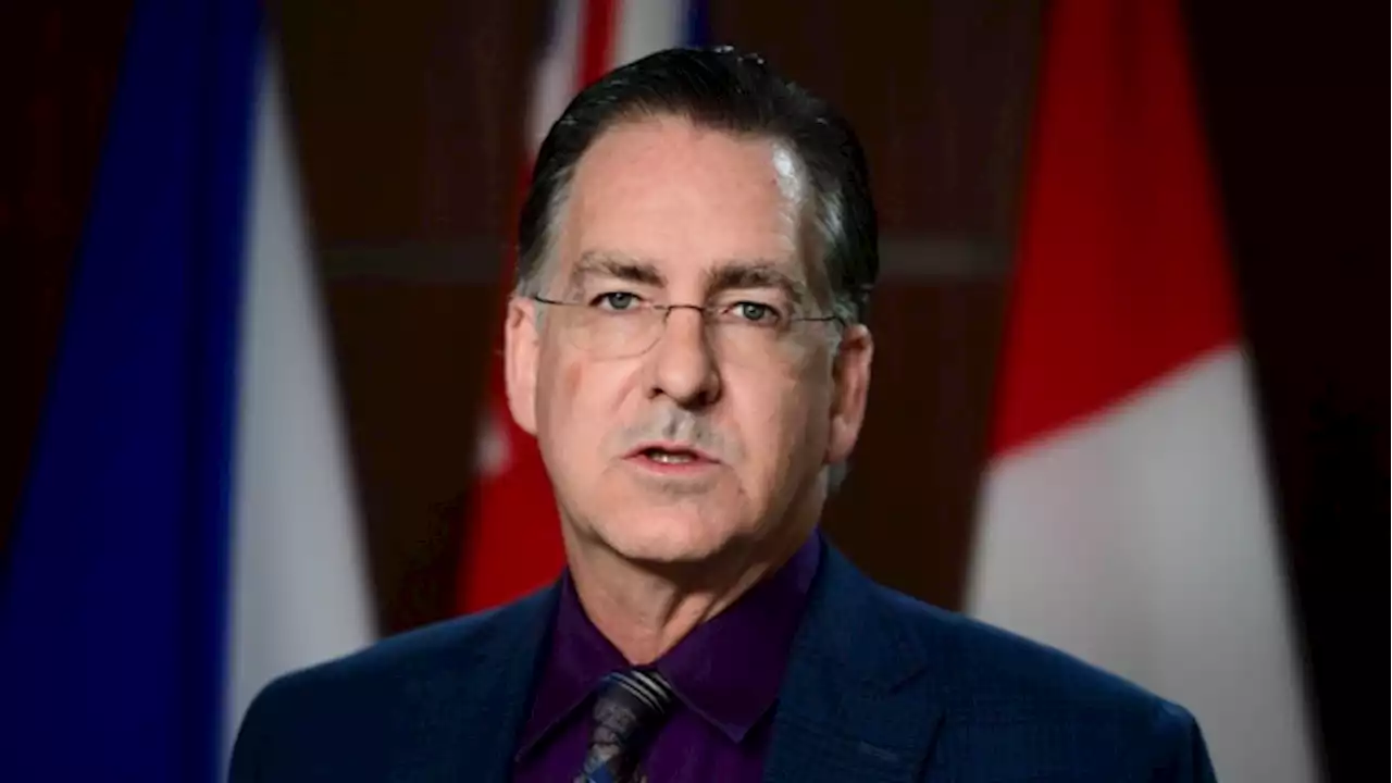Bring back hazard pay for supermarket workers facing extra risks from Omicron: NDP MP