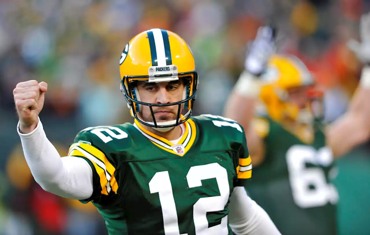 Green Bay Packers QB Aaron Rodgers Calls MVP Voter “An Absolute Bum” For Considering His Vaccination Status