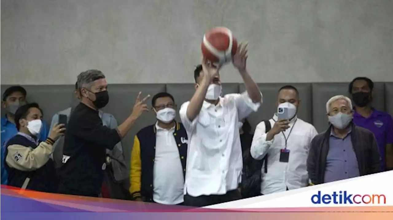 Saat Raffi Ahmad-Gading Marten Adu Skil Lempar Bola Basket