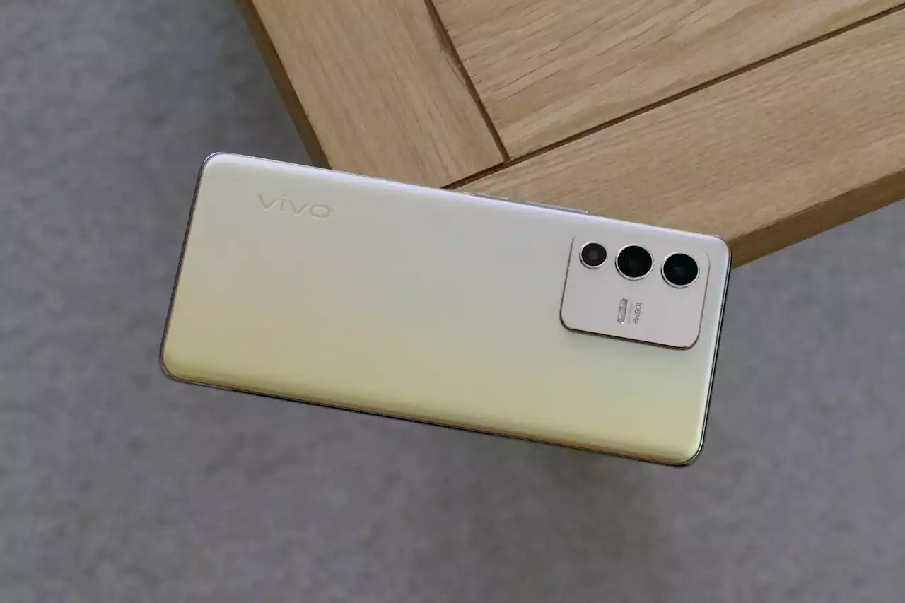 Vivo V23 Pro Hands-On: Thin, Light, and Selfie-Centric | Digital Trends