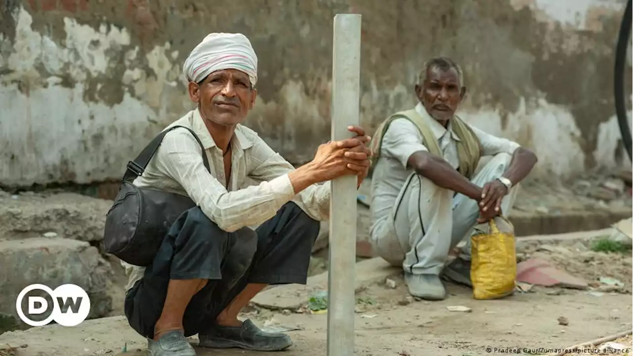 लॉकडाउन में अमीरों की आय घटने से भारत में असमानता घटीः रिपोर्ट | DW | 06.01.2022