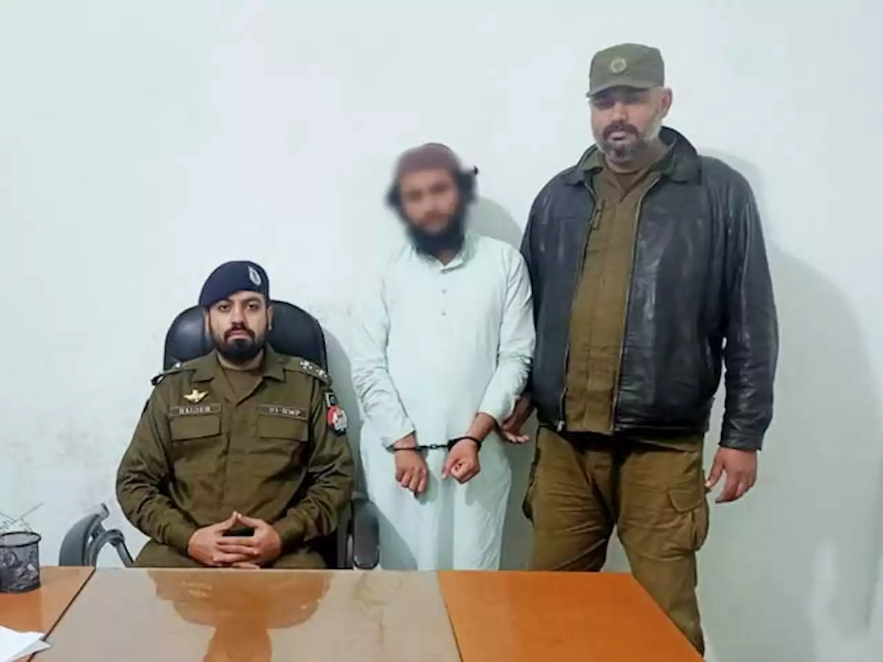 دس سالہ بچے پر تشدد کرنے والا معلم گرفتار - ایکسپریس اردو