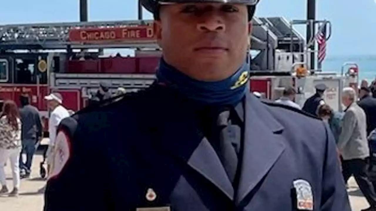 Hundreds pay respects to fallen Chicago firefighter at funeral