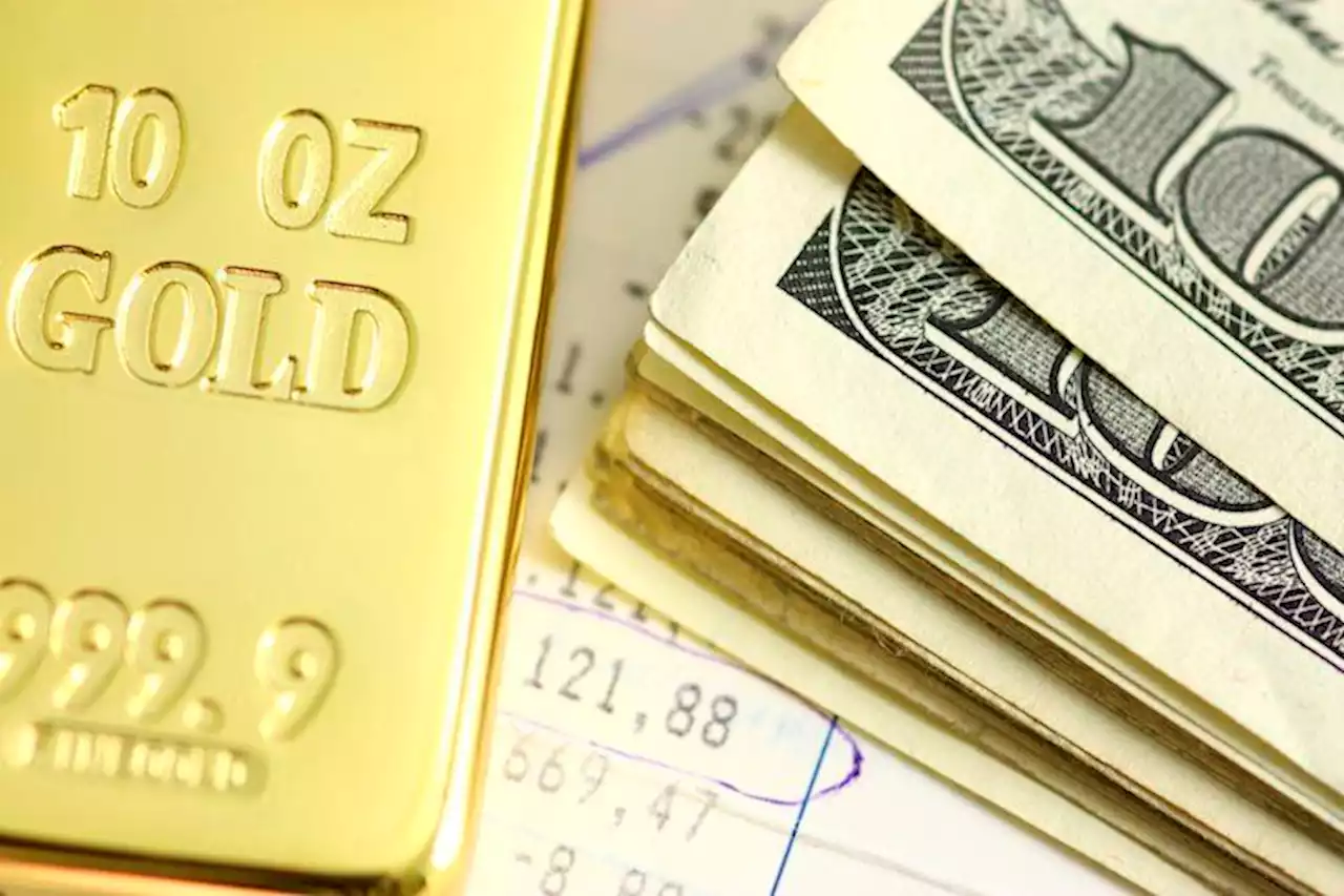 Gold Price Analysis: XAU/USD slides under $1800 as real yields surge post-hawkish Fed minutes