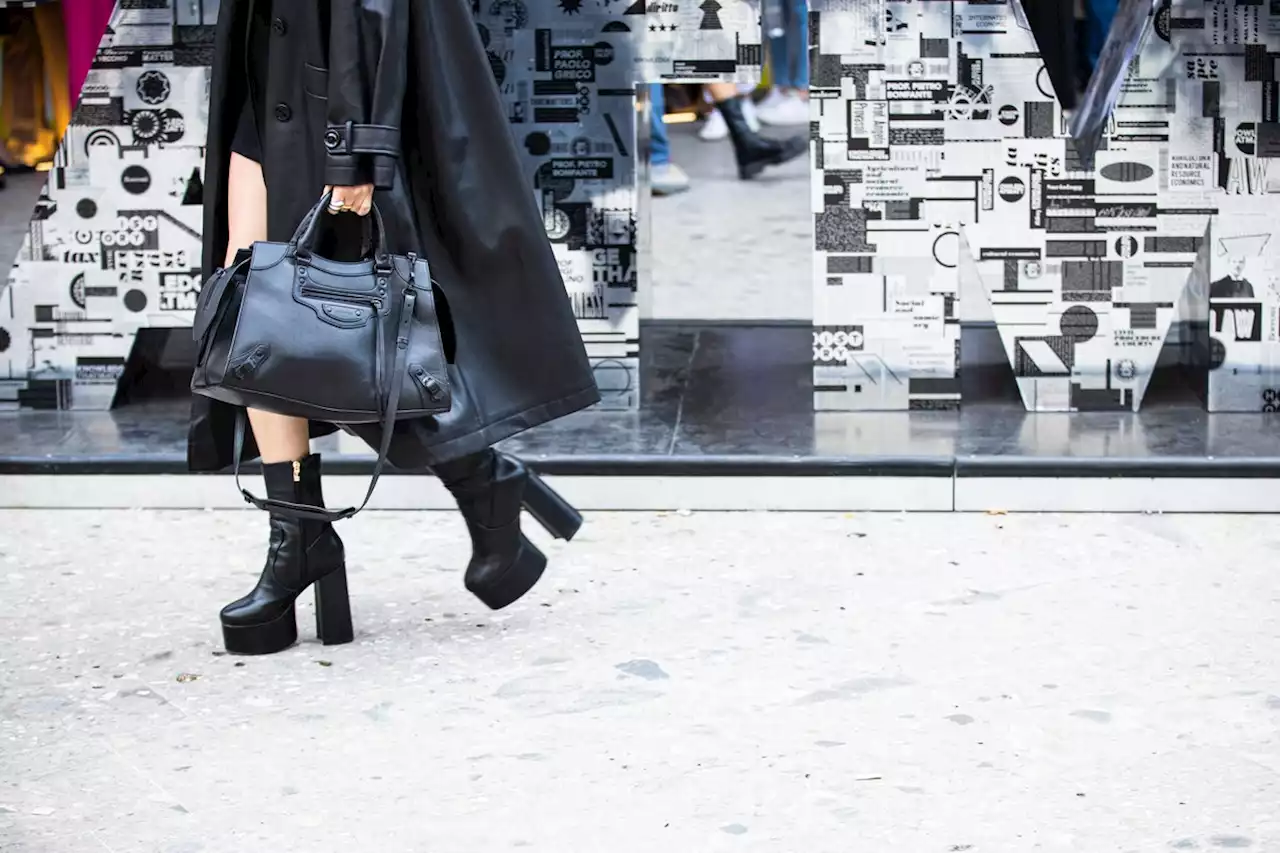 17 Black Platform Boots For 2022's Gothcore Trend