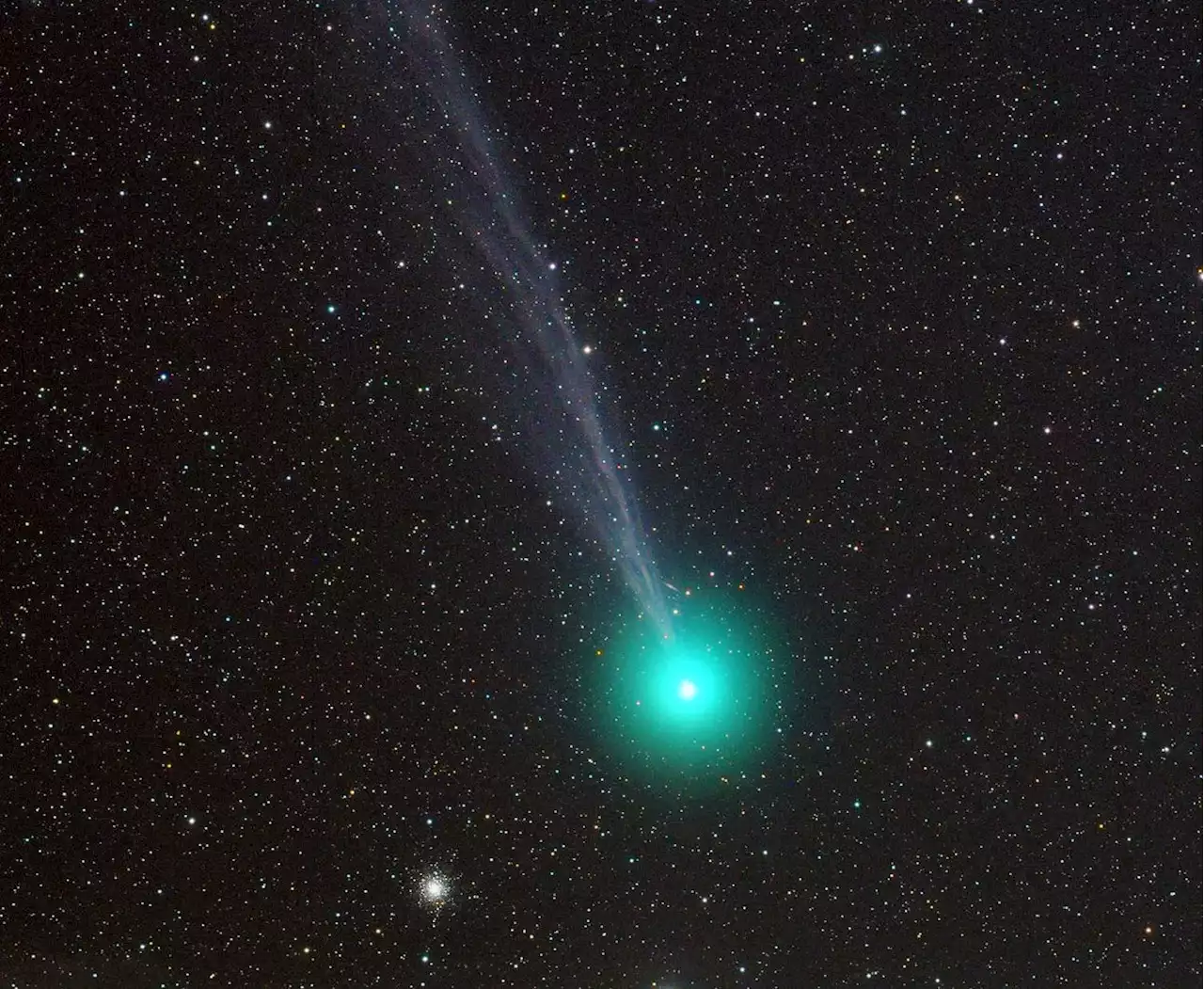 Why don't Green Comets Have Green Tails? - Universe Today