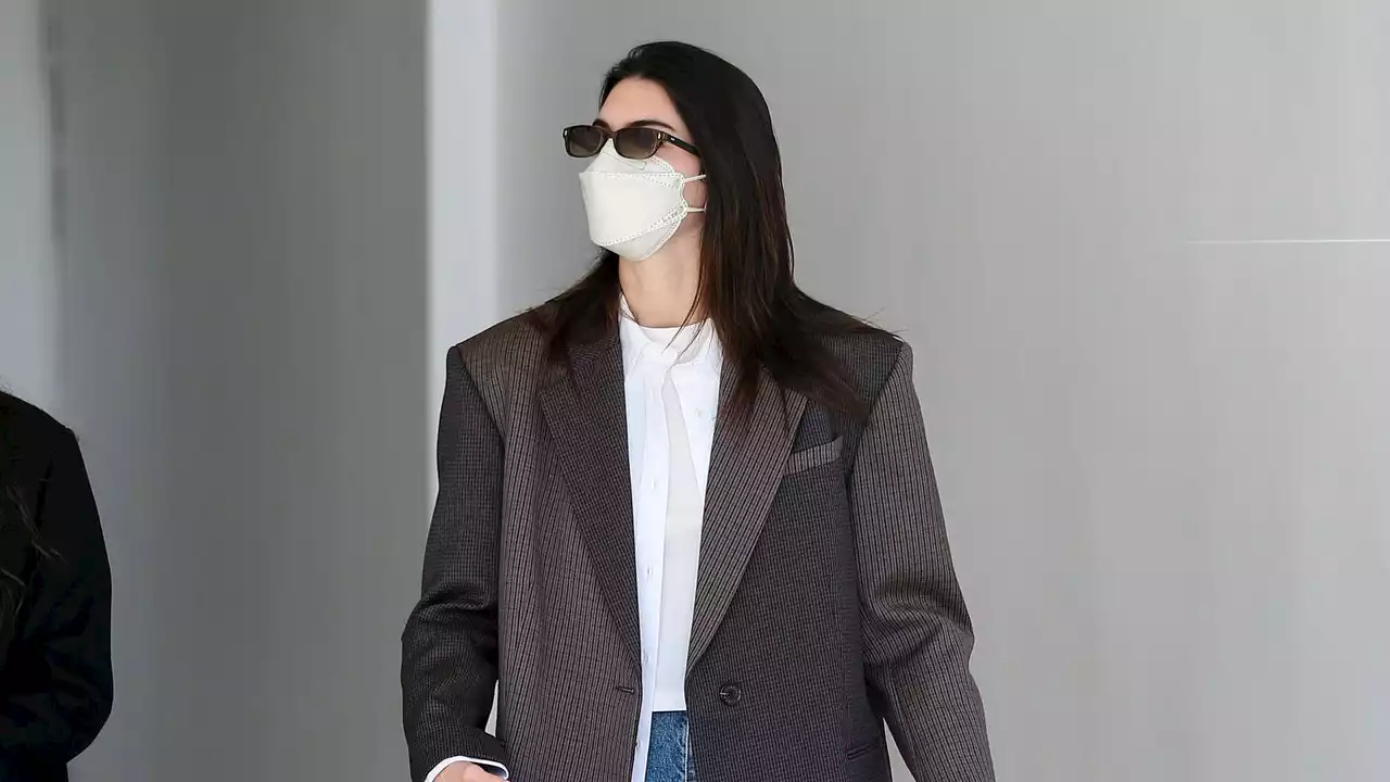 Kendall Jenner tiene ahora la versión invernal (y clásica) de su look más viral de 2021