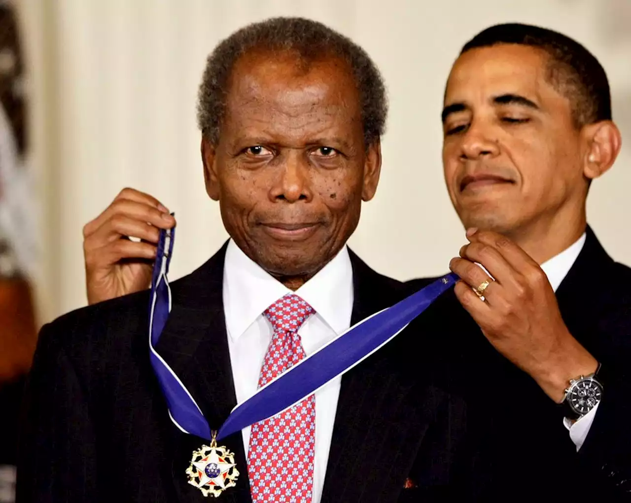 Oscar winner and groundbreaking star Sidney Poitier dies