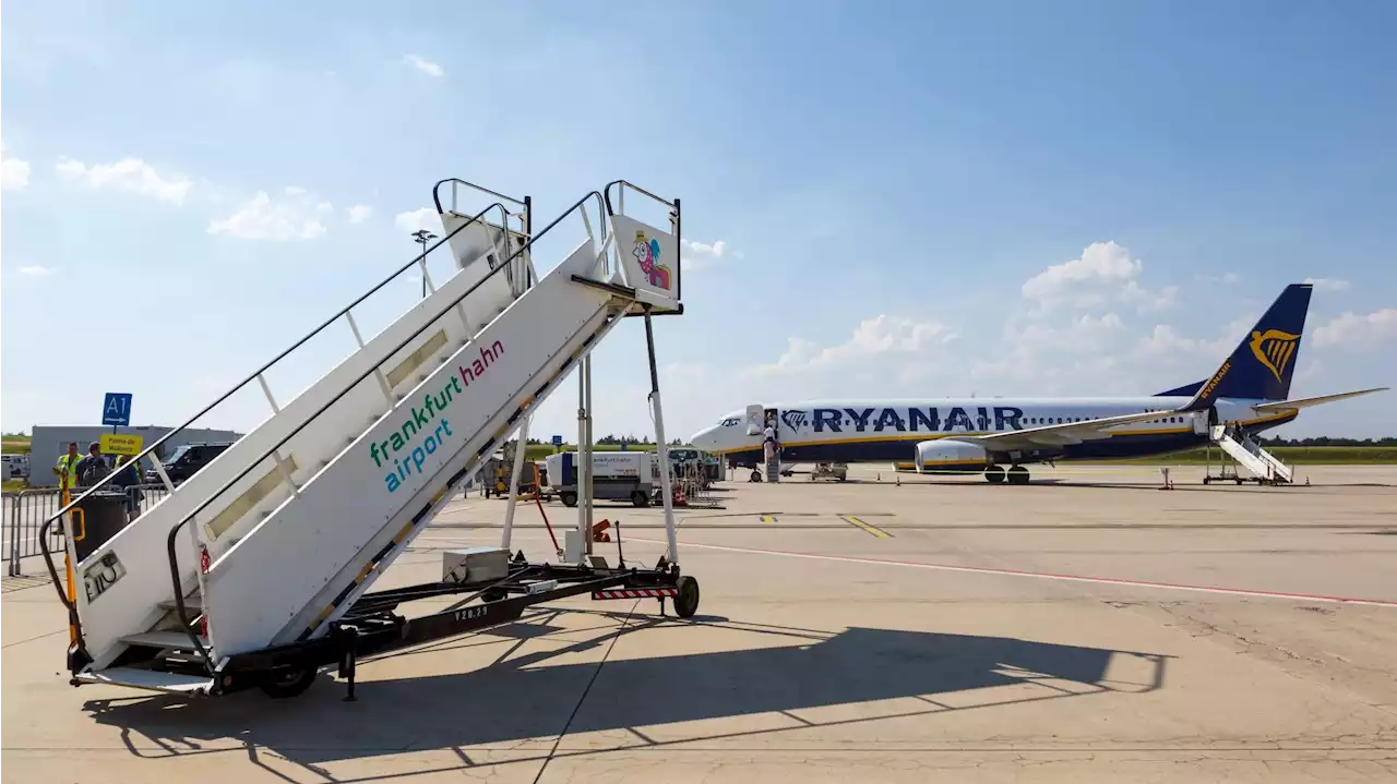 Flugverkehr - Billigflieger Ryanair macht Basis in Frankfurt am Main zu