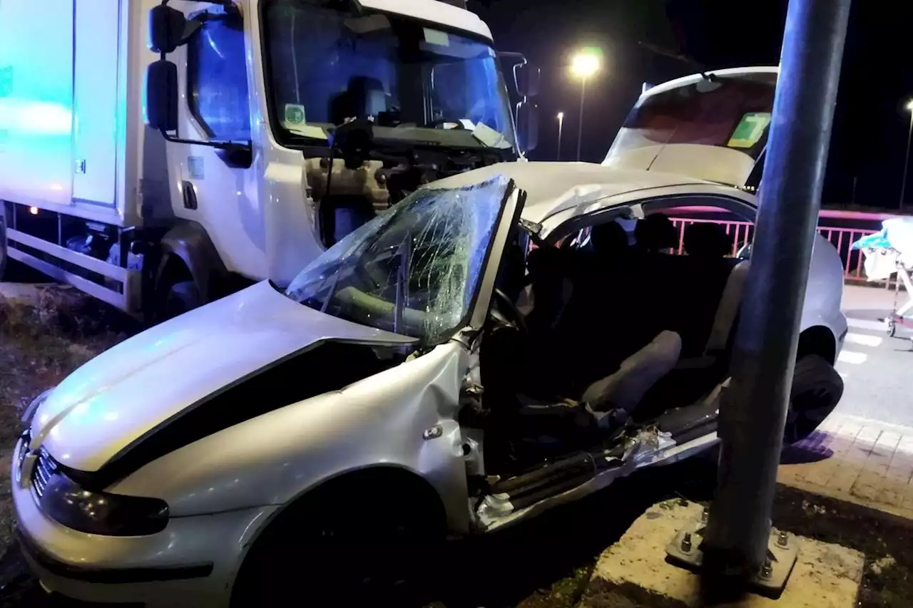 Fallece un hombre tras una colisión entre un turismo y un camión en Alcalá de Henares