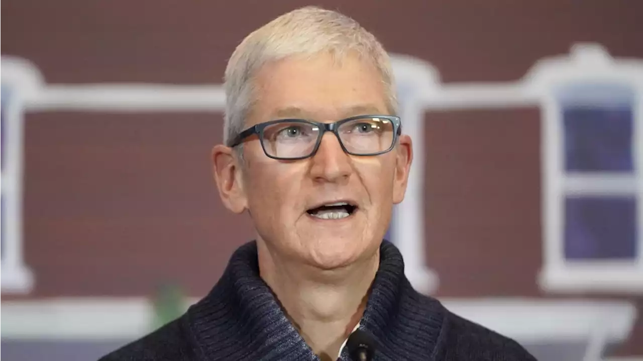 Apple Chief Tim Cook’s Pay Package Ballooned to $98.7 Million in 2021