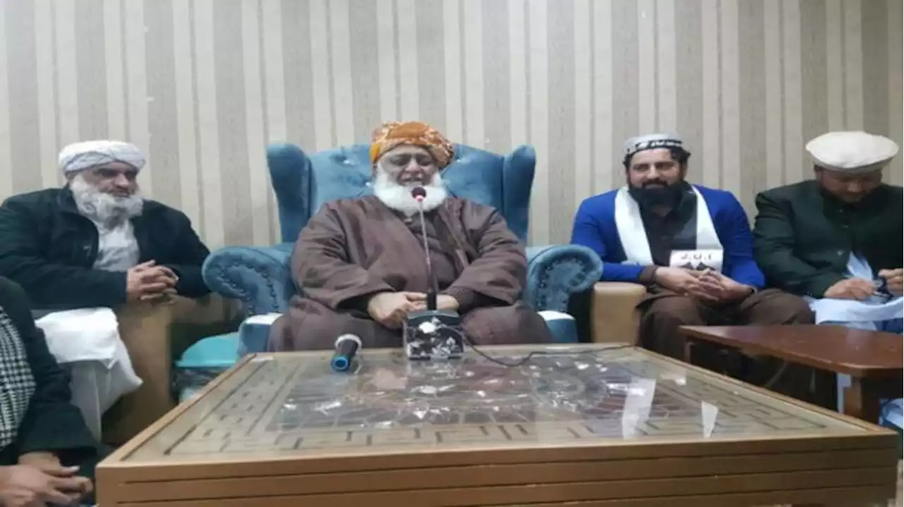 مولانا فضل الرحمان کا عمران خان کو بڑا جھٹکا۔۔۔ اہم رہنما جے یو آئی میں شامل