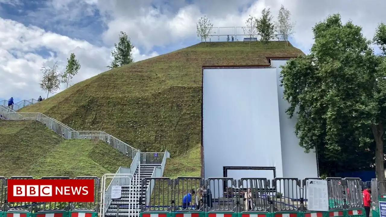 Marble Arch Mound: Much-mocked tourist attraction to close