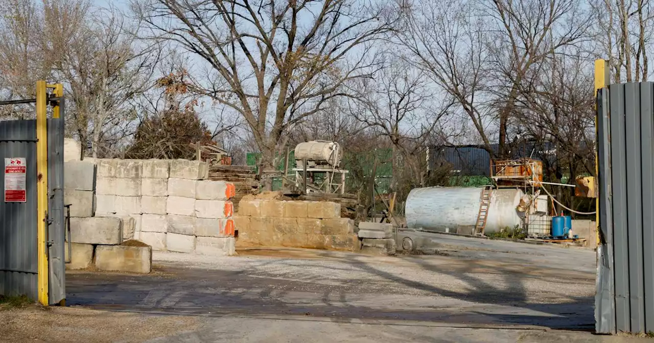 West Dallas residents fight concrete batch plants