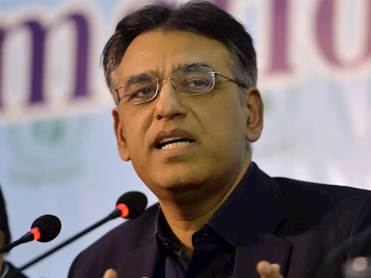 سندھ حکومت کراچی میں کچھ خرچ کرتی تو شہر کی صورتحال بہتر ہوتی، اسد عمر - ایکسپریس اردو