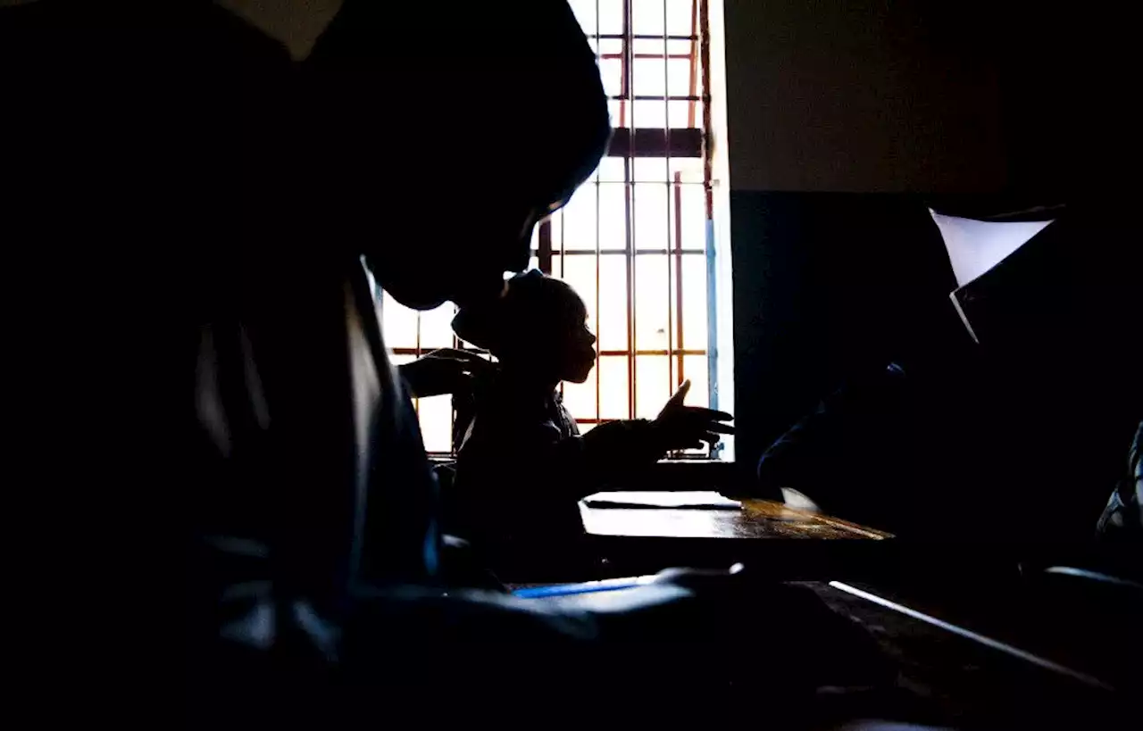 What do South African students learn when we teach about race?