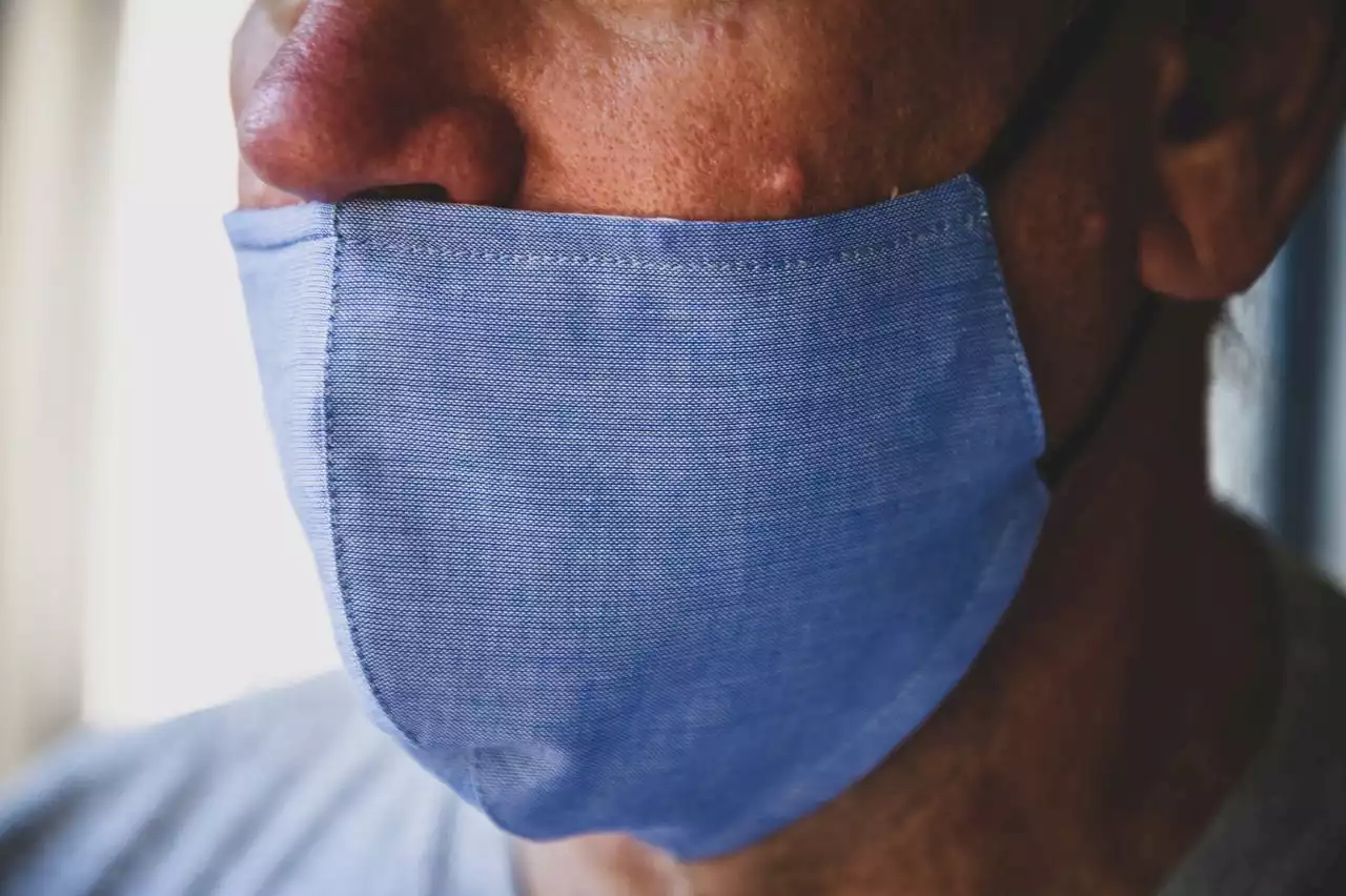 Cloth masks won’t protect against the omicron variant of COVID-19, experts say