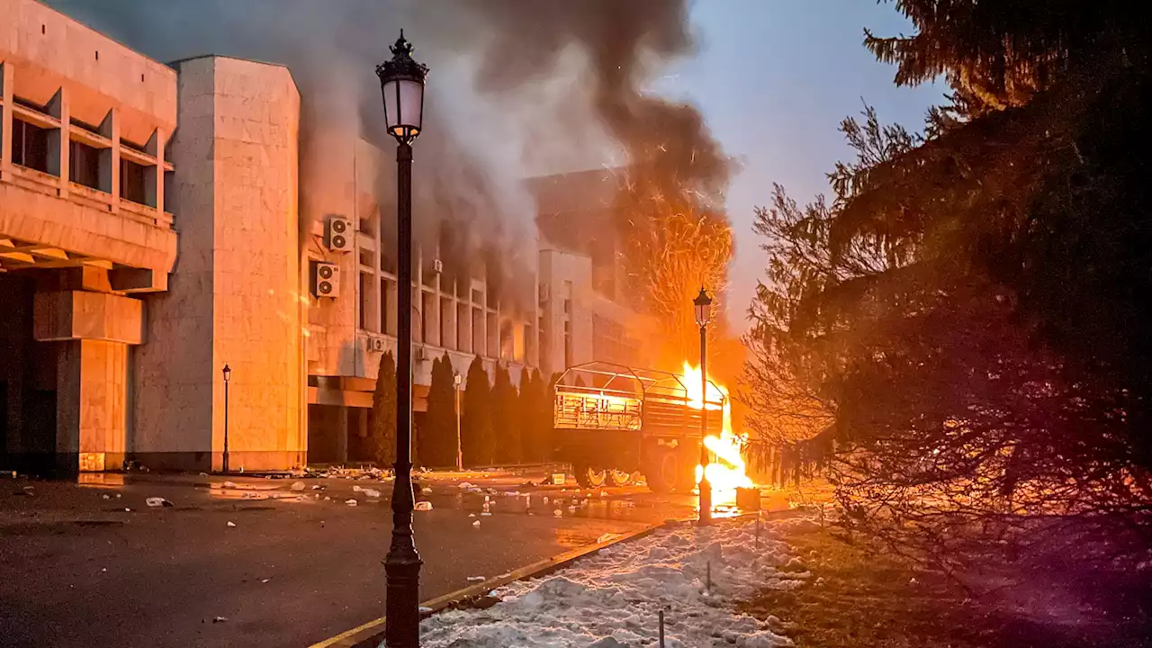 Unruhen in Kasachstan: Medien berichten von Explosionen in Almaty