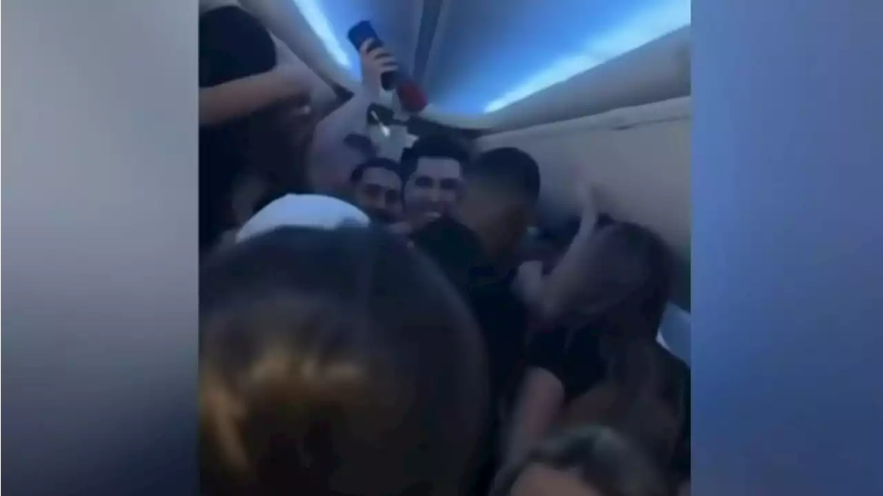 Obnoxious Canadian Influencers Left Stranded in Mexico After In-Flight Chaos