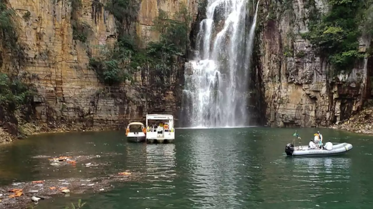 7 dead, 3 missing after cliff collapses on tourist boats in Brazil