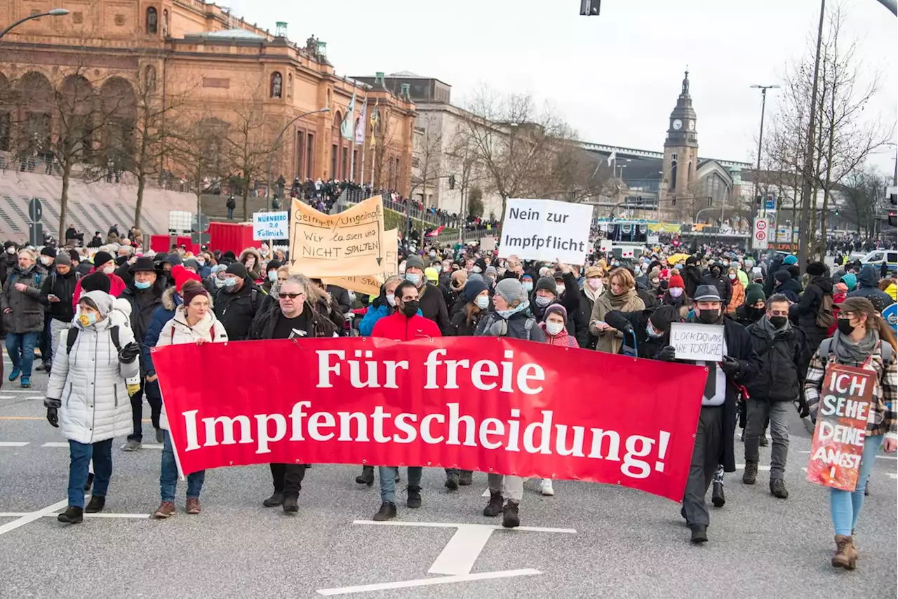 Corona-Proteste: Erneut Zehntausende auf den Straßen