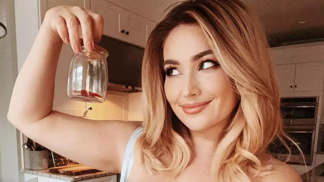 Wind-Breaking NFTs: Reality Star Who Made $200K Selling Farts in Mason Jars Launches NFT Collection – Blockchain Bitcoin News