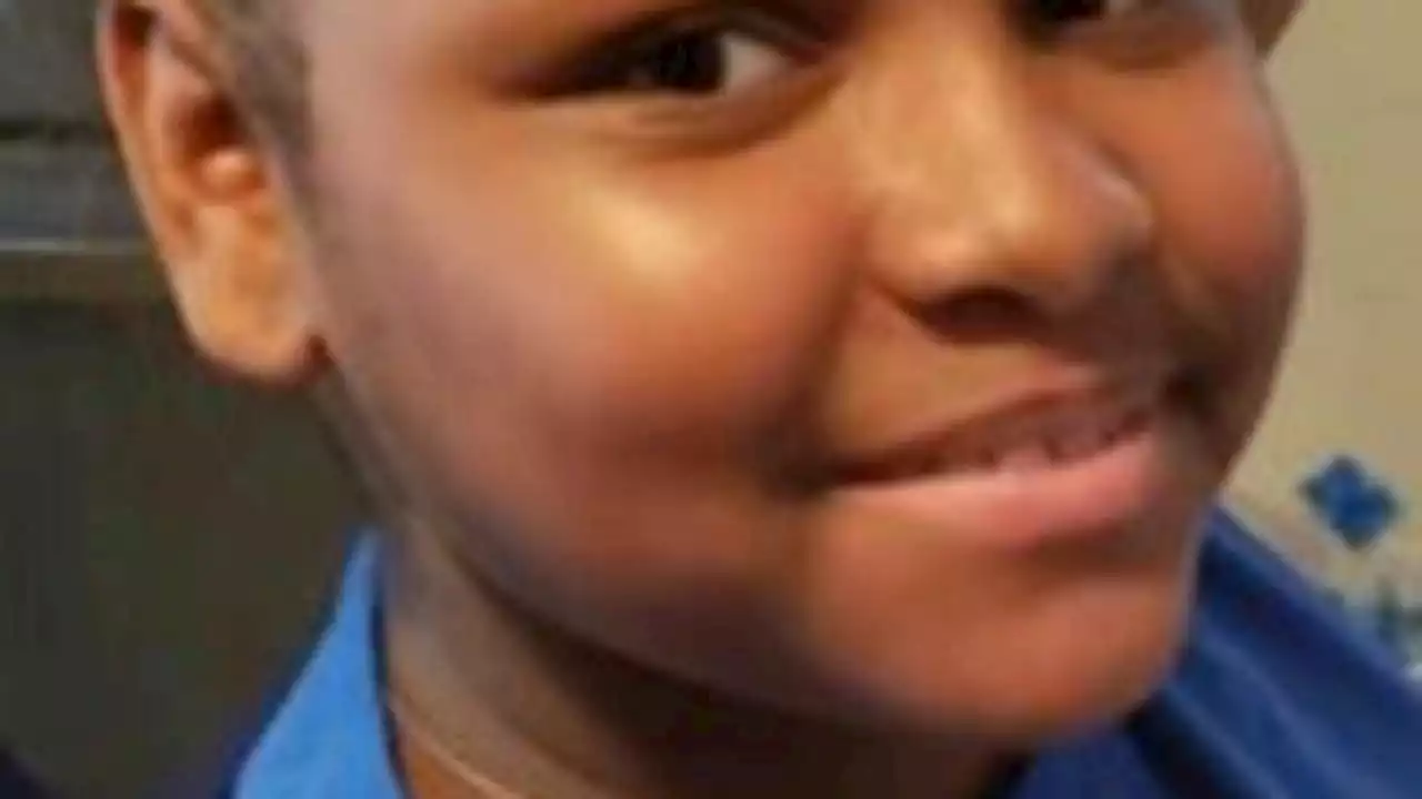 Chicago police looking for missing 11-year-old Laila Weaver