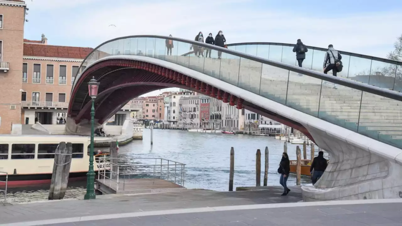 Calatrava-Brücke in Venedig ist eine Fehlkonstruktion