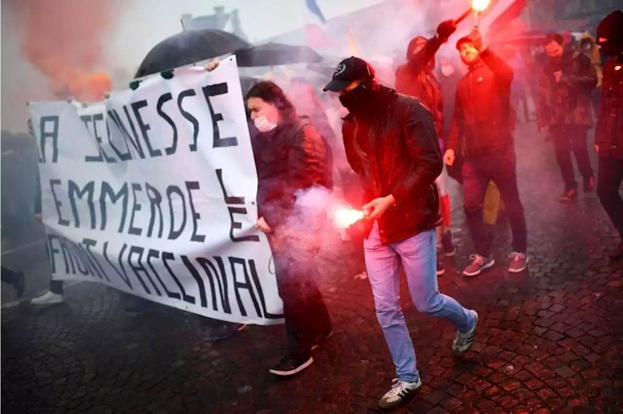 More than 100,000 march in France against Covid vaccine requirements