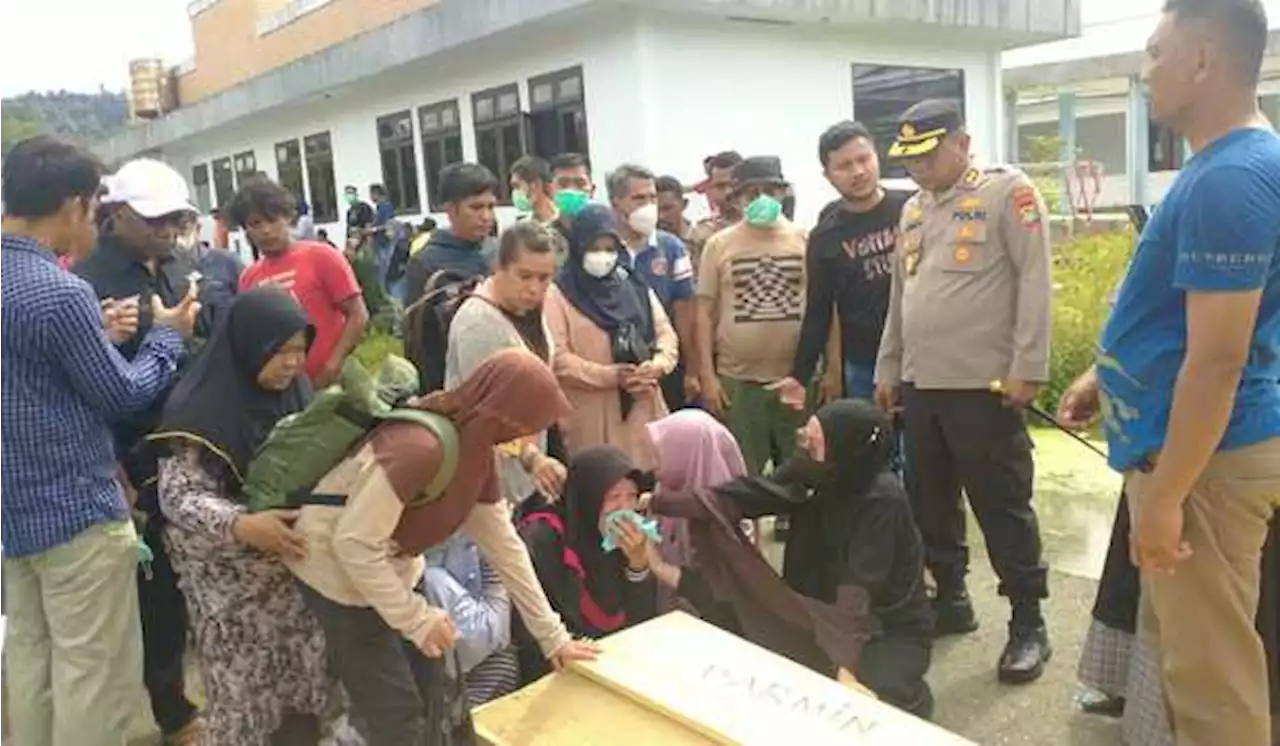 Isak Tangis Iringi Pemulangan 4 Jenazah Korban Pembantaian TPNPB