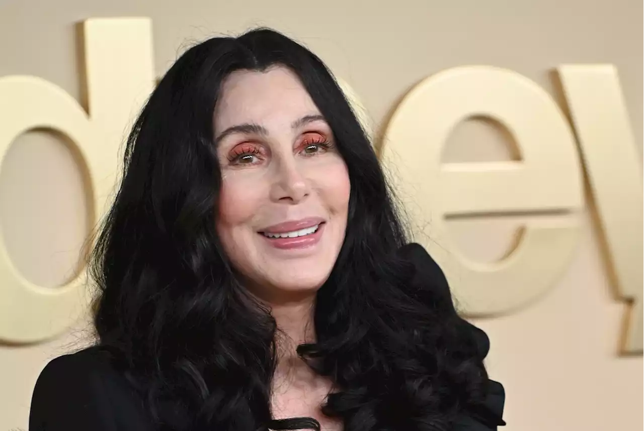 See Cher Walk the Runway in Surprise Fashion Week Appearance