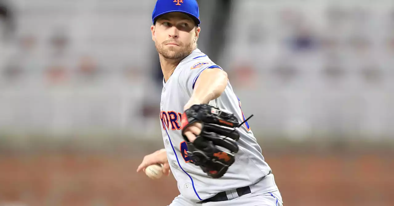 Braves hit 3 HRs off deGrom, beat Mets, tie for NL East lead