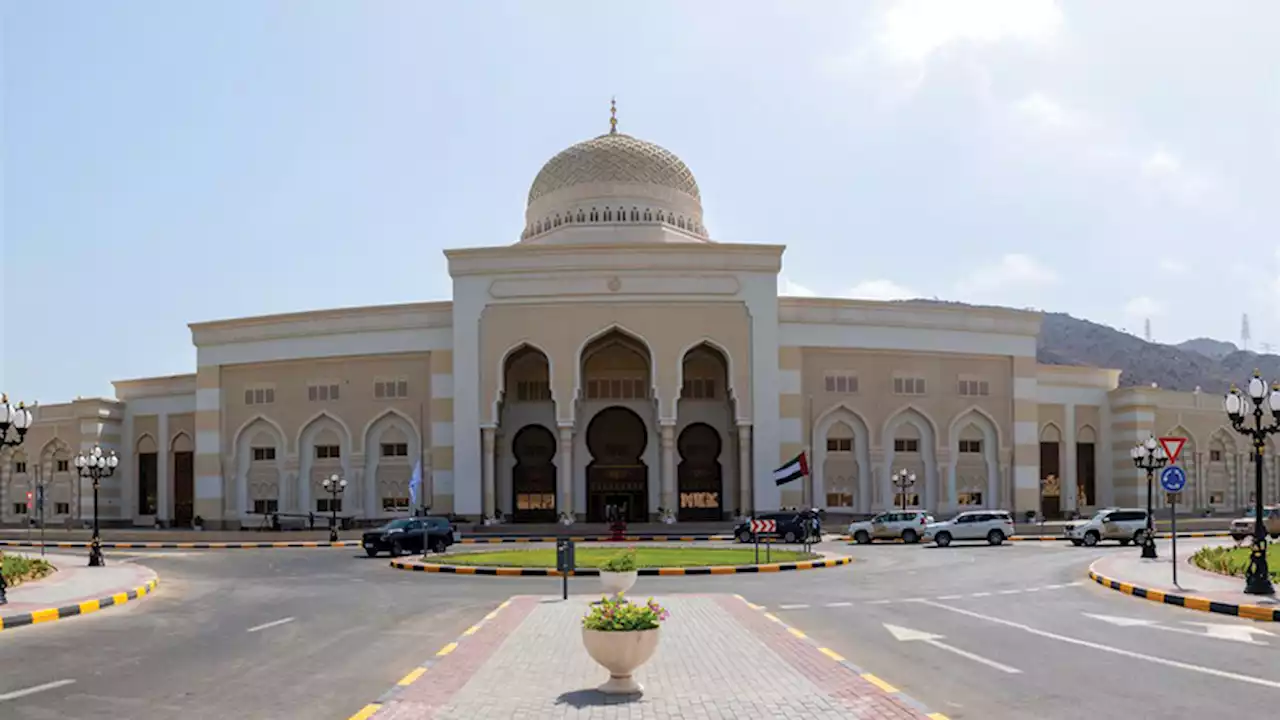 جامعة خورفكان توفر 28 وظيفة للمواطنين