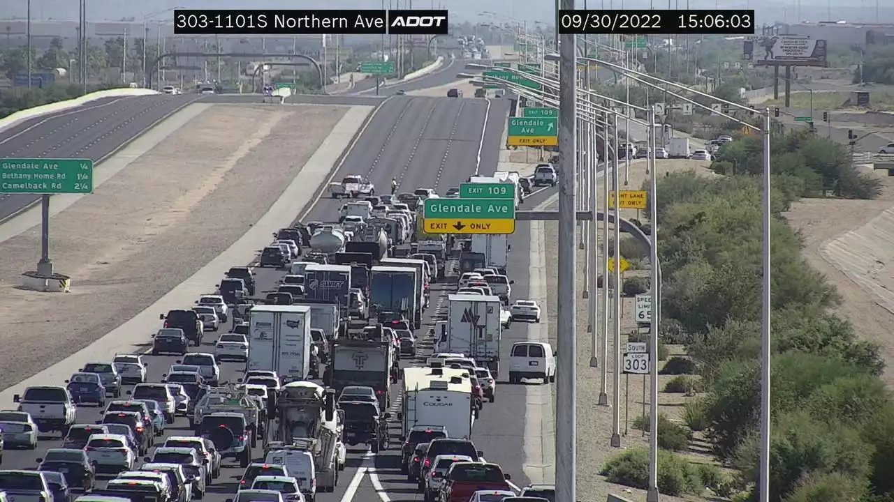 Crash closes Loop 303 in Glendale
