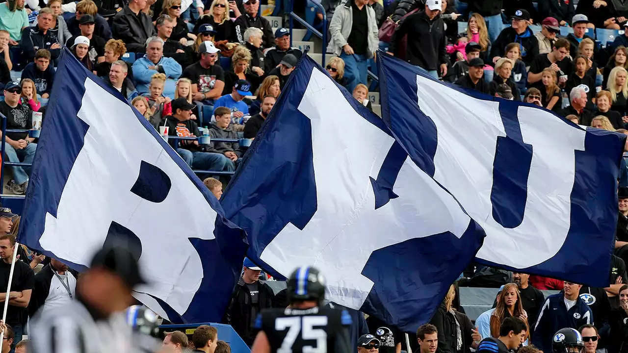 5 women soccer players claim BYU crowd yelled N-word at them while kneeling during national anthem