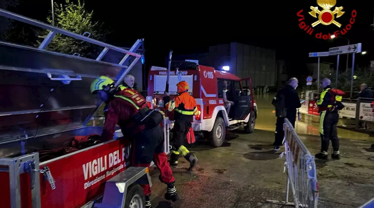 Maltempo nelle Marche, piena del fiume Misa nella notte