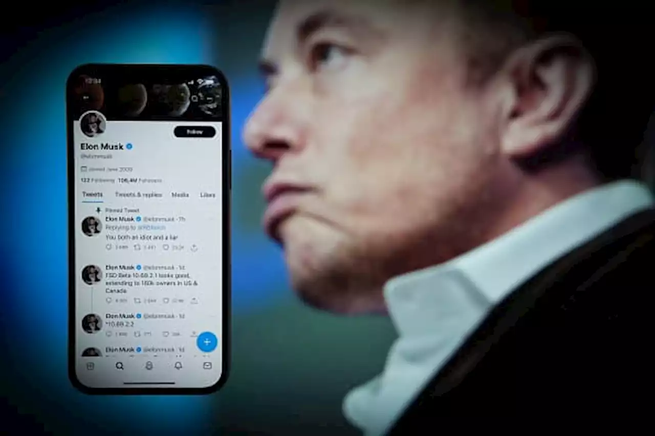 Here Are the People Who Texted Elon Musk to Offer Advice Or Money for the Twitter Deal