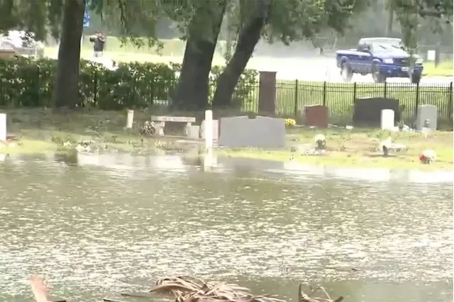 Bodies unearthed from graves in Florida’s Oakland Cemetery during Hurricane Ian