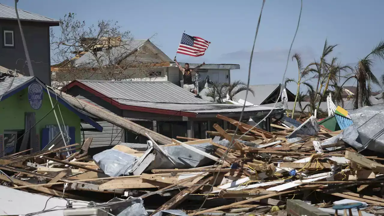 Hurricane Ian death toll continues to rise as it makes landfall in South Carolina