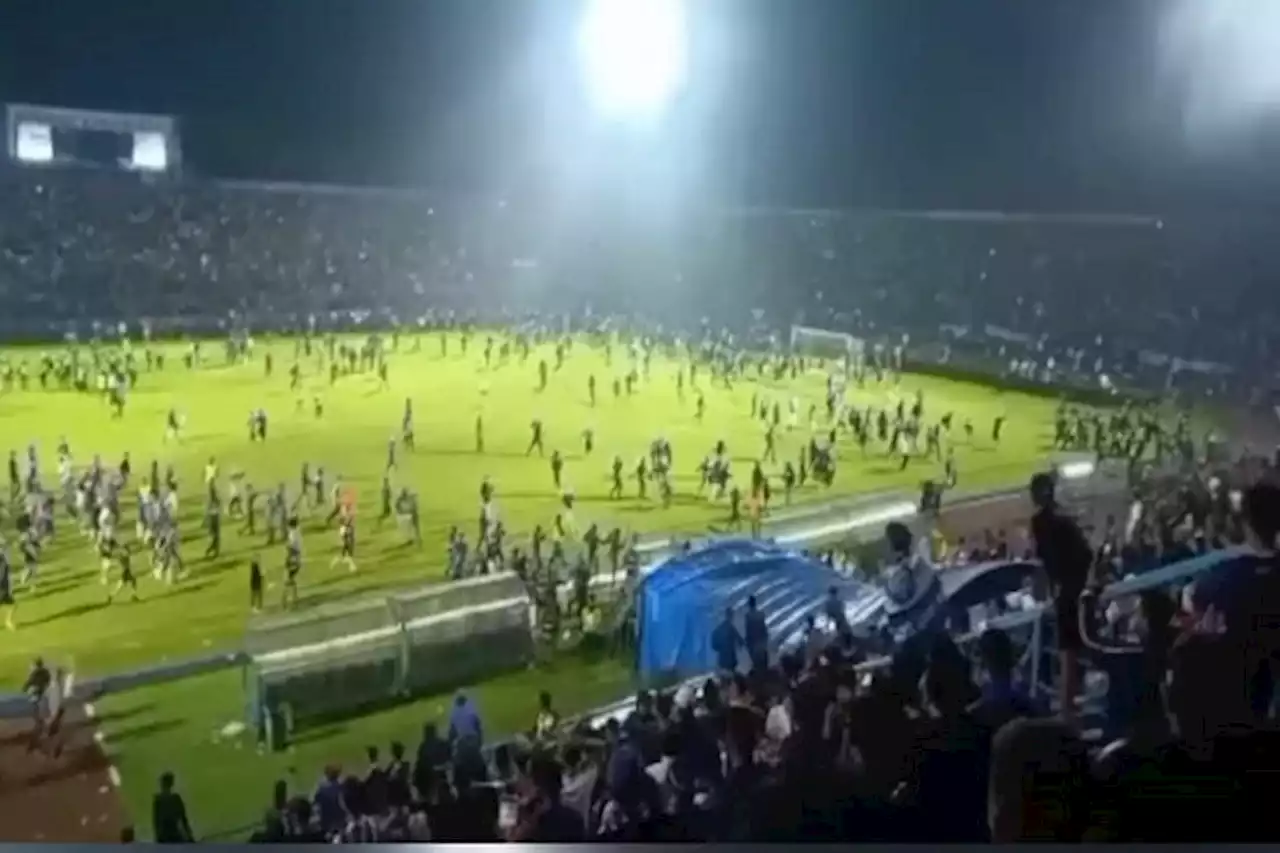 Pertandingan Arema FC Vs Persebaya Surabaya Berakhir Rusuh