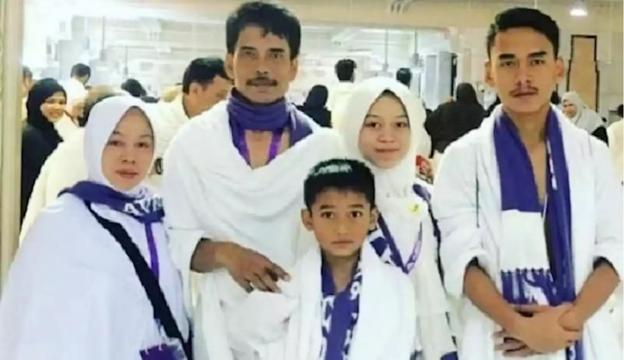 Putrinya Jadi Korban KDRT Rizky Billar, Ayah Lesti Kejora Unggah Foto Keluarga Umrah dan Berserah