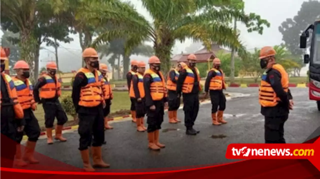 100 Personel Brimob Polda Sumatera Utara Dikerahkan untuk Membantu Korban Gempa