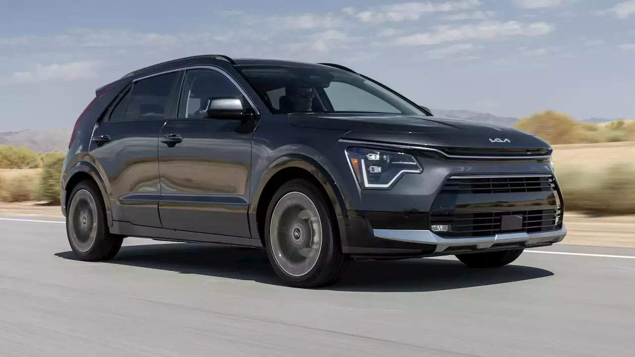 2023 Kia Niro Hybrid First Test: Entry-Level Done Right