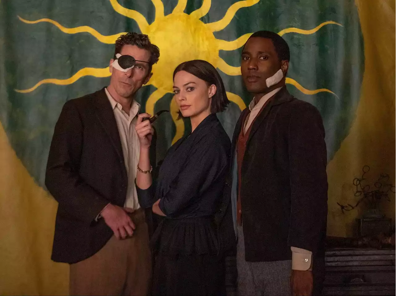 'Amsterdam' and 'Lyle Lyle' struggle at box office, letting 'Smile' repeat