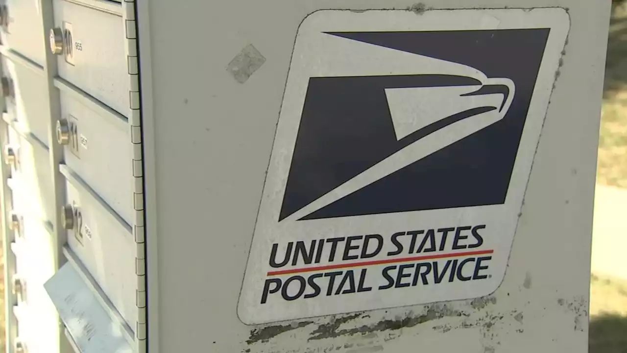 Chicago USPS mail carrier recounts terrifying armed robbery in Humboldt Park