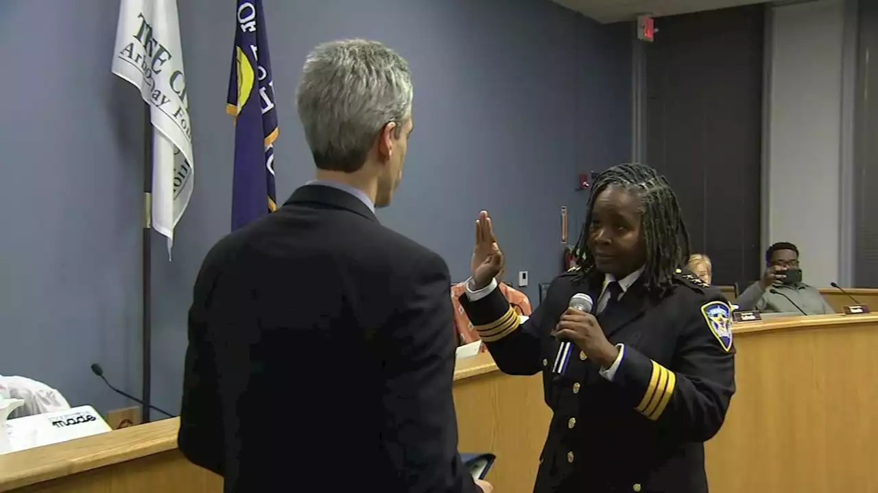 Evanston swears in Schenita Stewart, 1st woman permanent police chief