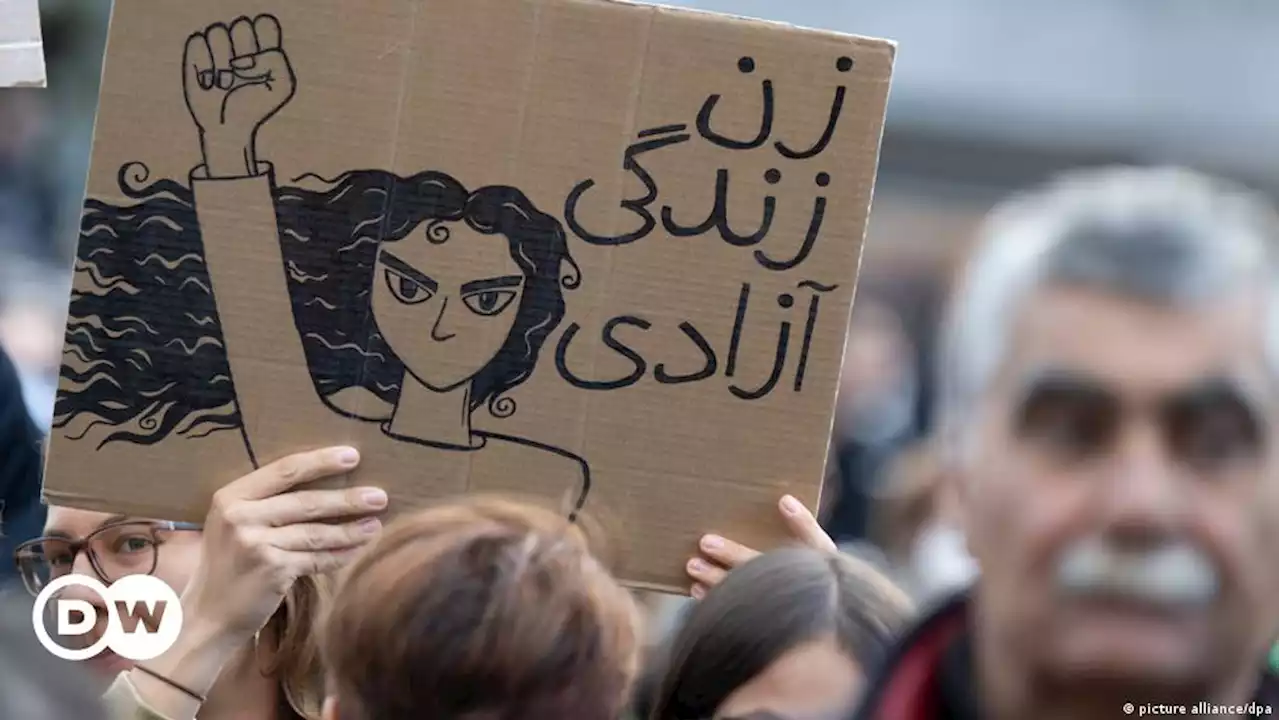 ده‌ها کشته در سرکوب شهرهای کردنشین، دستگیری کارگران اعتصابی – DW – ۱۴۰۱/۷/۱۹